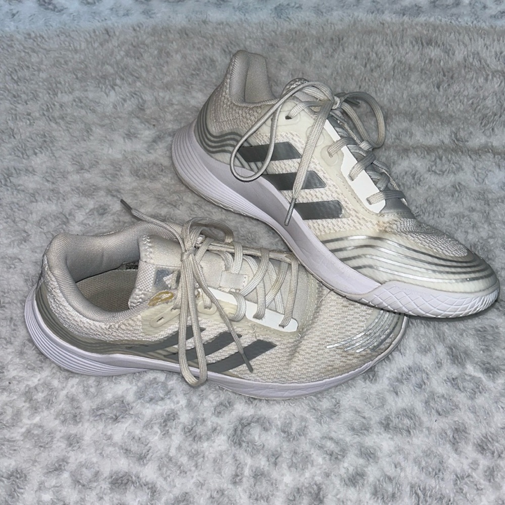 Adidas Women’s Novaflight court shoe
